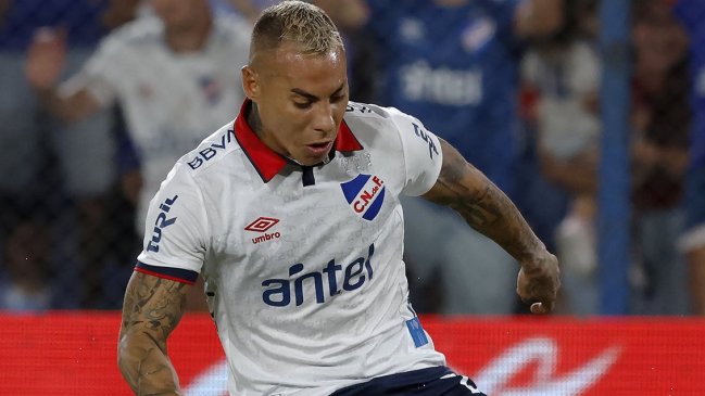 Nacional confirmó la salida de Eduardo Vargas