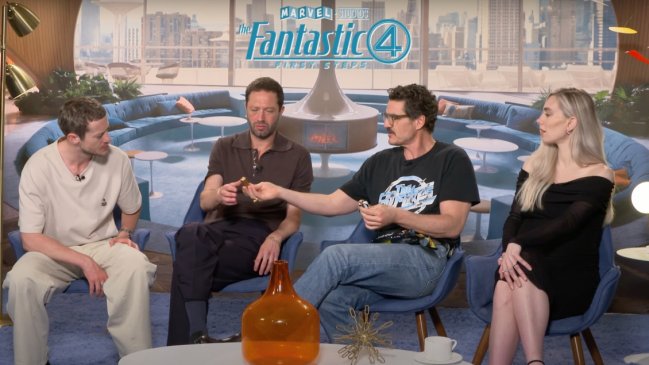 Pedro Pascal compartió un Super 8 con sus compañeros de 