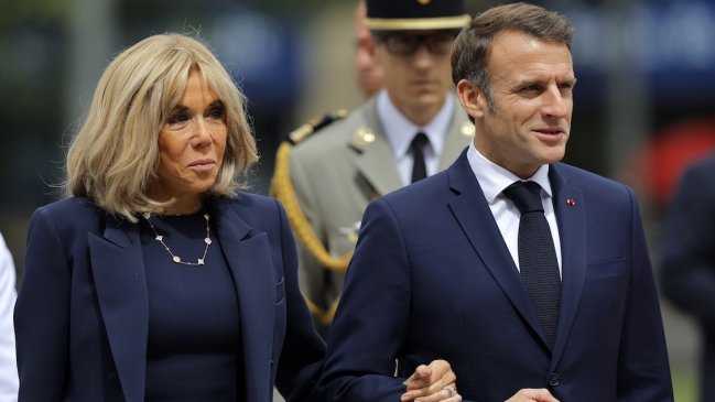 Macron demandó a influencer estadounidense que dijo que su esposa es un hombre