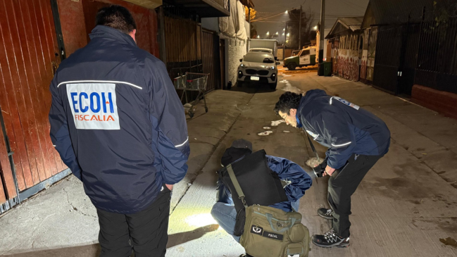 La Pintana: Presunto tiroteo entre bandas dejó a un joven muerto y a una mujer herida