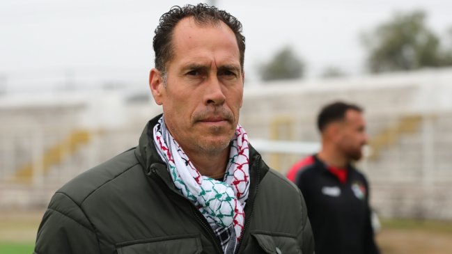 DT de Palestino fue oficiado por Conmebol tras incumplir norma de Copa Sudamericana