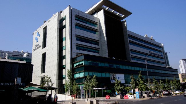 Trabajador murió tras caer mientras limpiaba vidrios en Clínica Santa María