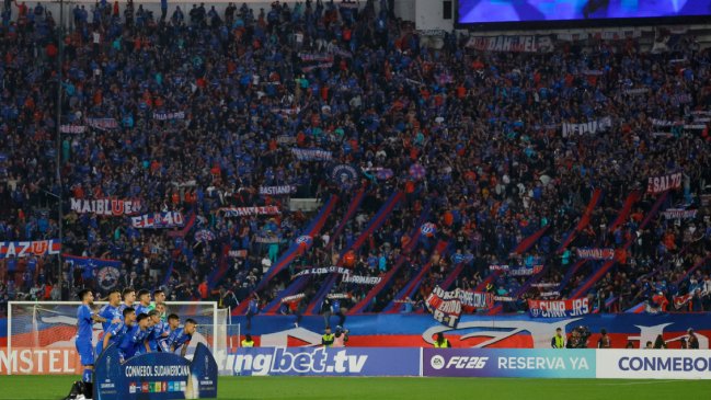 Conmebol abrió expediente disciplinario contra la U por comportamiento de sus hinchas