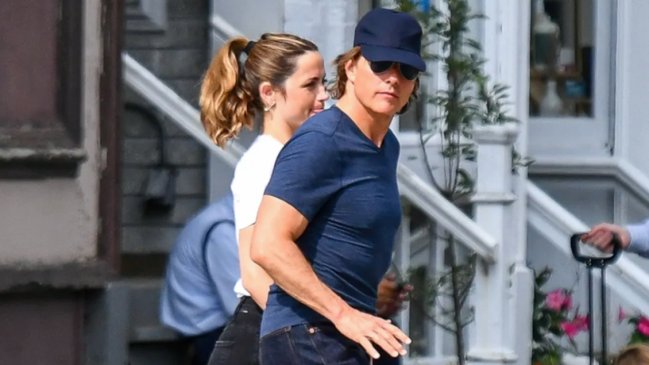 Tom Cruise y Ana de Armas son captados en románticas postales