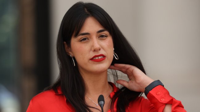 Subsecretaria Cardoch oficializó salida del Gobierno: Se sumará a comando de Jara