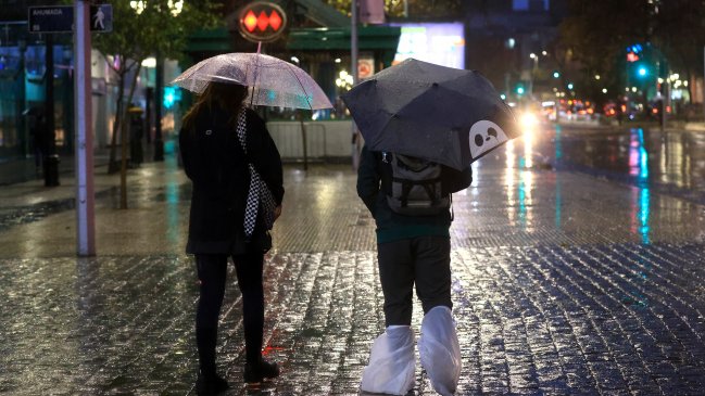 ¿A qué hora empieza a llover en Santiago?