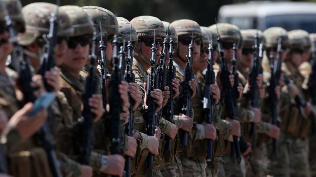 Caso licencias médicas: Congreso citó a ministra de Defensa y altos mandos de las FF.AA.