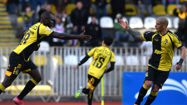 Coquimbo Unido remontó un duro partido a Limache y sigue firme en la cima de la Liga de Primera