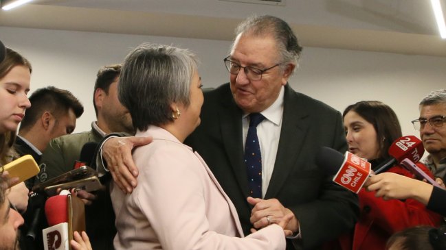 Directiva DC se reunió con Jara y entregó nombres para su comando