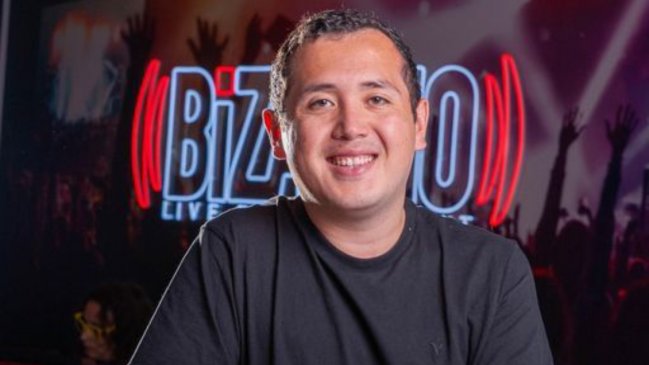 Gerente de Bizarro arremete contra productora Swing con querella por injurias graves