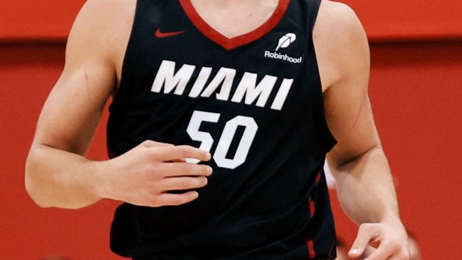 Exempleado de Miami Heat fue acusado de robar más de 400 camisetas destinadas a museo