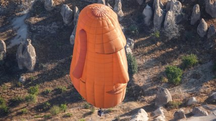   El globo aerostático Tupuna Moai ya vuela en festival turco 
