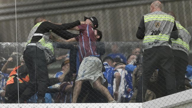 [VIDEO] Hinchas de Godoy Cruz se enfrentaron con fuerzas de seguridad en Belo Horizonte
