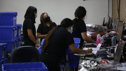  Economista advierte sobre las persistentes brechas laborales en mujeres chilenas  