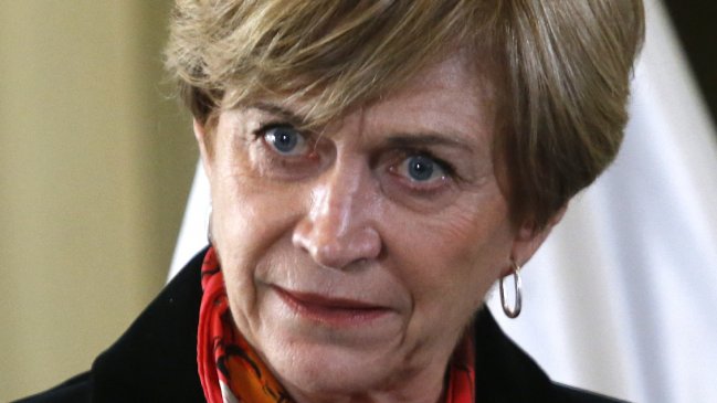 Ex speechwriter de Bachelet: La dictadura le pena una y otra vez a Matthei por su conducta errática
