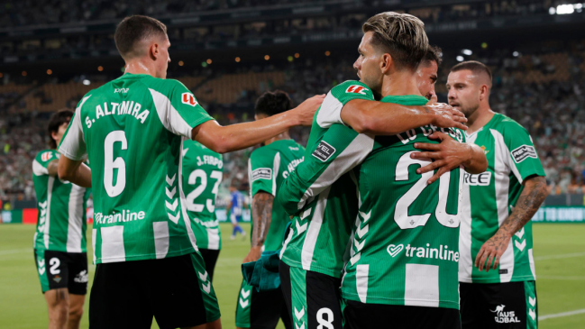Real Betis de Pellegrini consiguió su primera victoria en la liga a costa de Alavés
