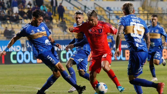 Dirigencia quería jugar: Plantel y cuerpo técnico de la U presionaron para suspender partido con Everton