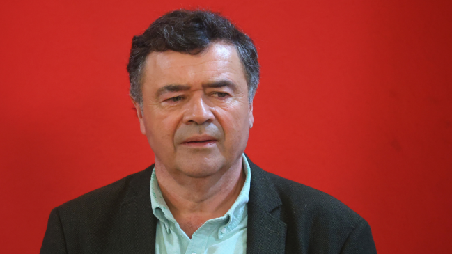 Vocero del FRVS: Salida de ministro Valenzuela fue por una 