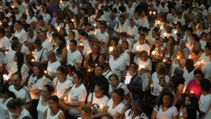   Cali se vistió de blanco y encendió velas por víctimas del atentado 