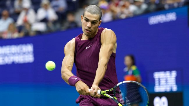 Carlos Alcaraz derribó al gigante Opelka y avanzó en el US Open