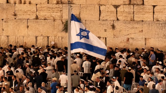 Jerusalén: Joven grafiteó 