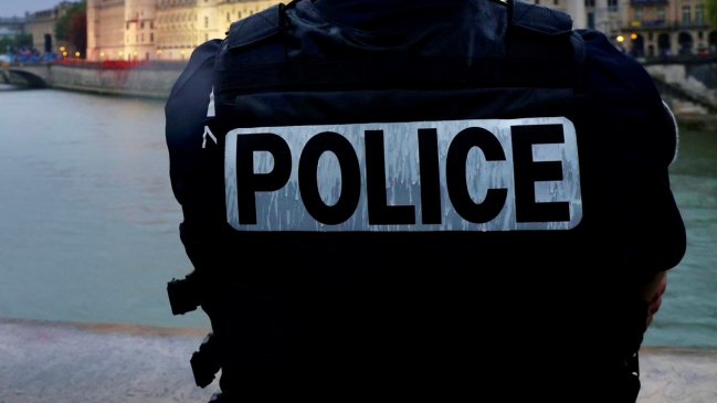 Francia: Imputan a menores por planear atentados contra la torre Eiffel y sinagogas