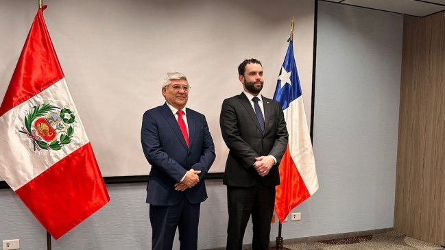 Chile y Perú compartieron iniciativas en defensa durante reunión de comisión mixta