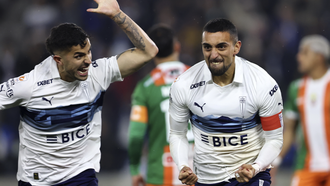 Universidad Católica remontó ante Cobresal y extendió su alegría en el Claro Arena