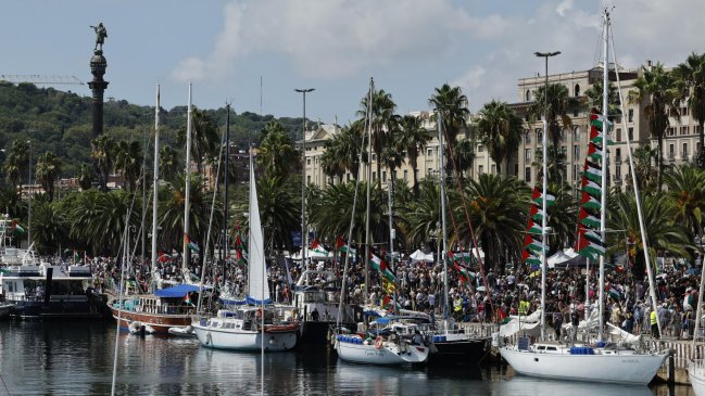 La nueva Flotilla solidaria con Gaza zarpó de Barcelona con una veintena de barcos