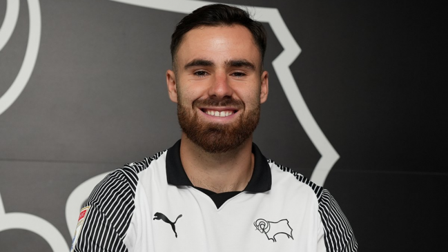 Ben Brereton fue oficializado como flamante fichaje de Derby County