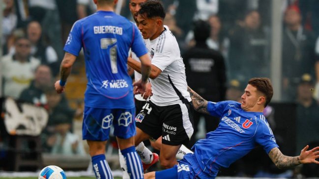 [VIDEO] Franco Calderón fue expulsado en U. de Chile por falta contra Vicente Pizarro