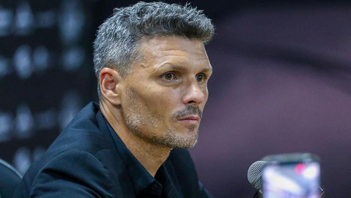 Colo Colo presenta a Fernando Ortiz como su nuevo entrenador