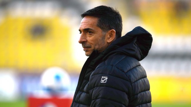 Unión La Calera oficializó la desvinculación del técnico Walter Lemma