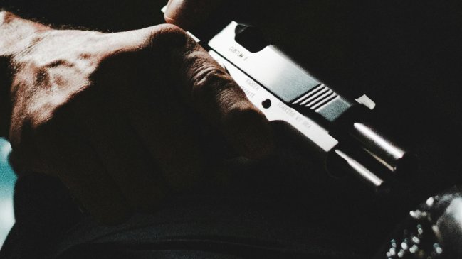 Violento portonazo en Huechuraba: Padre fue encañonado y golpeado frente a su familia