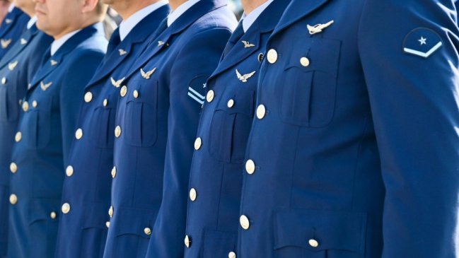 FACh: Funcionarios que se negaron a embarcar vuelo ya no son miembros de la institución