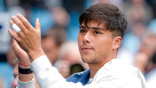 Damián Pizarro fue presentado ante la hinchada de Le Havre