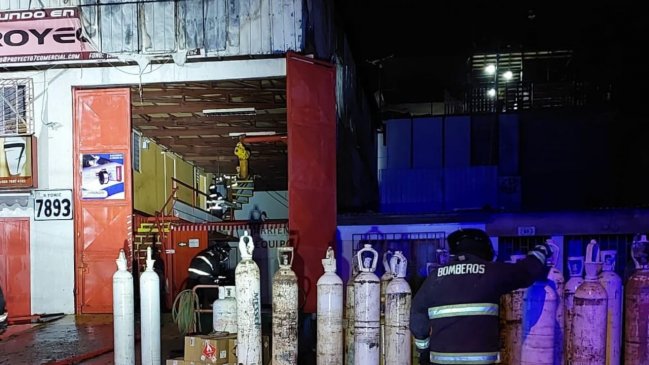 Incendio en taller dejó tres damnificados en Antofagasta