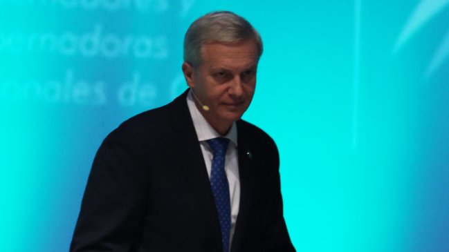 Reportaje reveló red de bots para hostigar a adversarios de José Antonio Kast