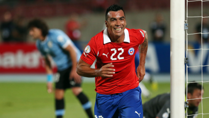   Paredes fue el héroe para derrotar a Uruguay como local en la ruta a Brasil 2014 