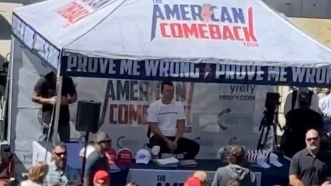 Imágenes sensibles: El momento exacto del ataque contra Charlie Kirk