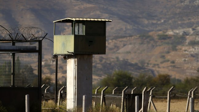 Senadores PS impulsan reforma para prohibir indultos a violadores de DD.HH.