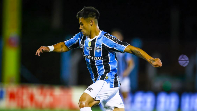 Alexander Aravena vio acción en nueva caída de Gremio ante Mirassol