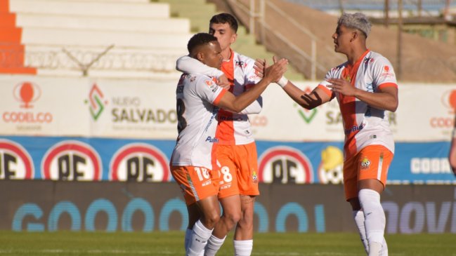 Cobresal reaccionó para vencer a Huachipato y meterse en zona de copas