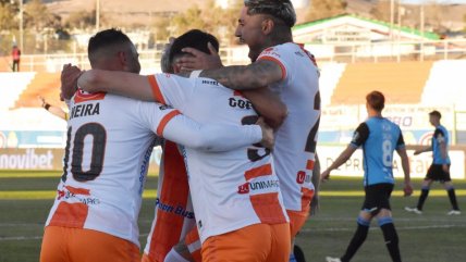   Cobresal se hizo respetar en El Salvador y venció a Huachipato 