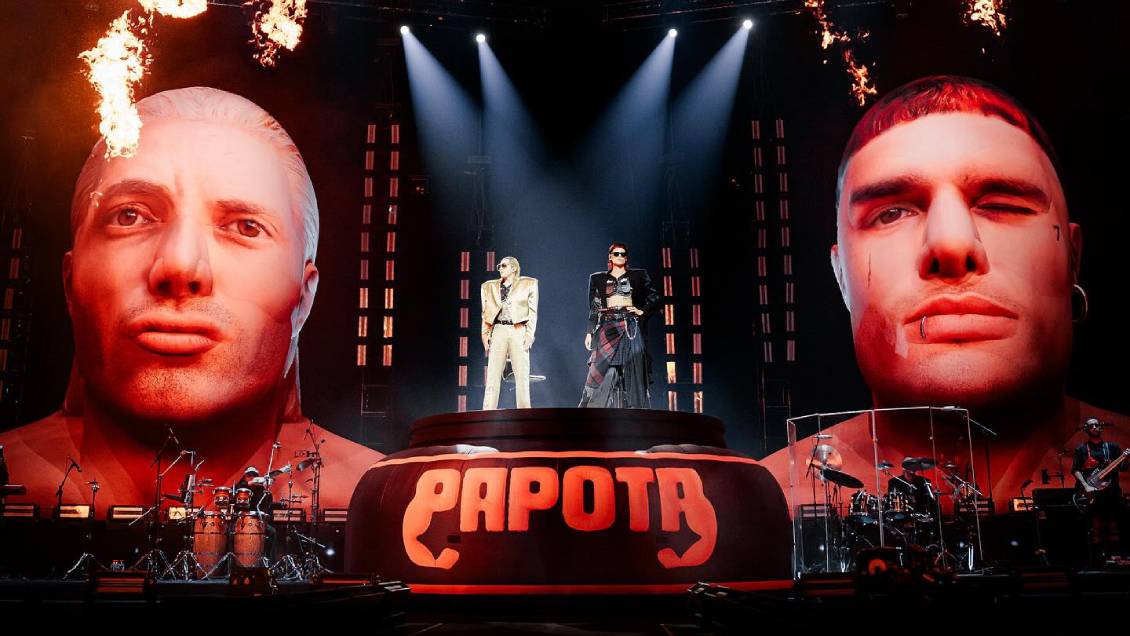 Ca7riel y Paco Amoroso deslumbran en un Movistar Arena repleto