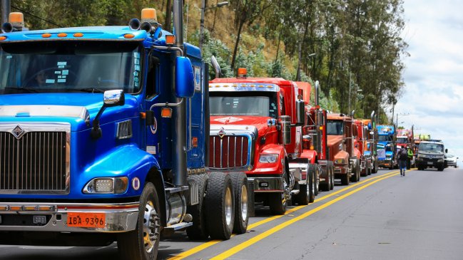 Aplausos y críticas en Ecuador ante medida de 