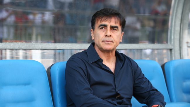 Gustavo Quinteros se convirtió en principal candidato para dirigir a Independiente