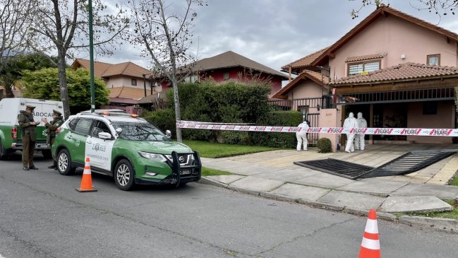 Violento asalto a un domicilio en Peñalolén: Delincuentes huyeron con el auto familiar