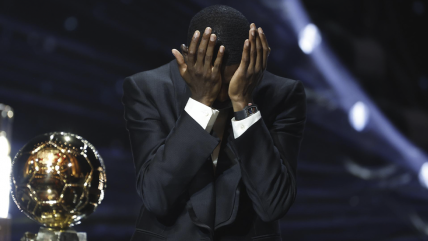   La emoción de Ousmane Dembélé tras alzar el Balón de Oro 2025 