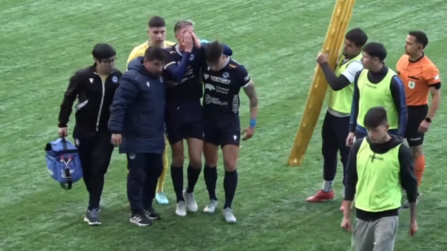 Polémica: ACHS negó cobertura a jugador de Osorno tras grave lesión en un partido
